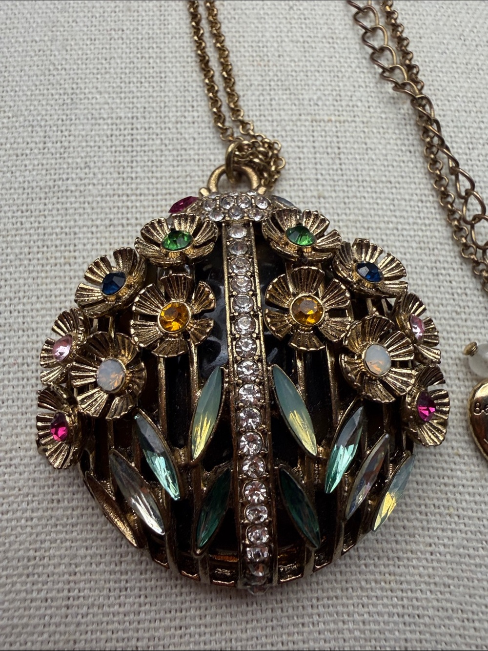 Betsey Johnson “Tortifly' Ladybug Pendant Necklace - Picture 3 of 8